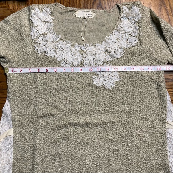 A’reve Floral Appliqué Sweater, Side Bow Ties & Lace Detail
Size S - Picture 5 of 11